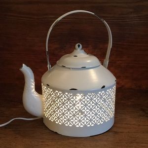 NWOT Farmhouse Teapot Light Decor
